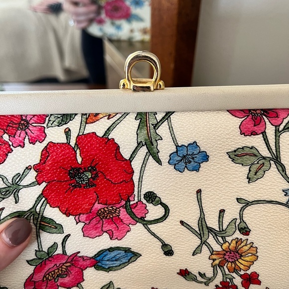 Vintage Almondo Floral Clutch - Picture 2 of 6